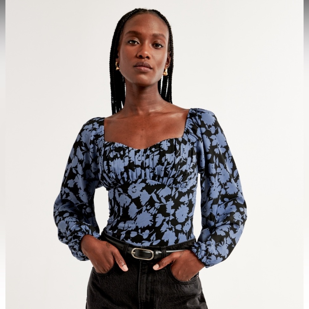 Abercrombie Long-Sleeve Ruched Puff Sleeve
Slim Top